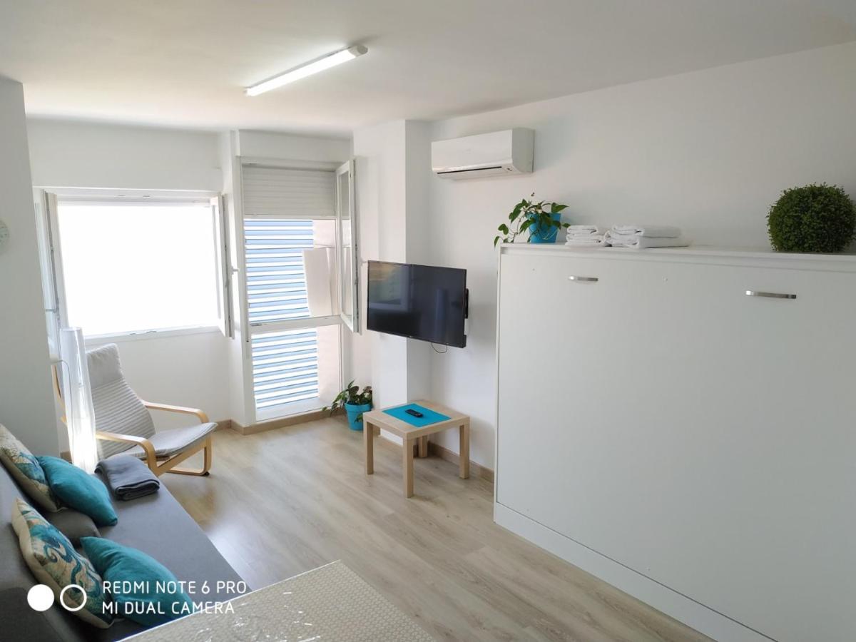 Apartamentos Poniente ビラノーバ・デ・アロウサ エクステリア 写真