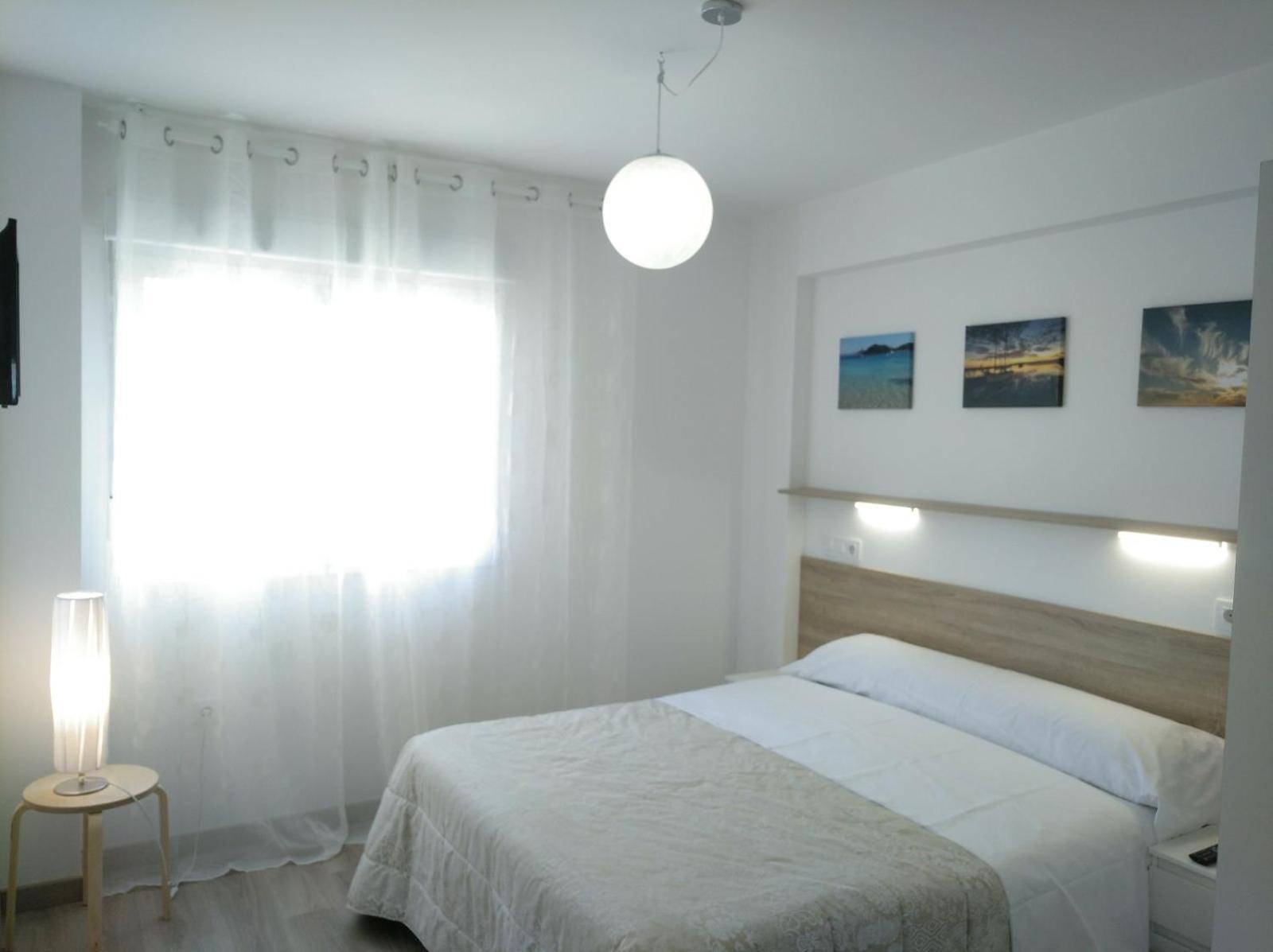 Apartamentos Poniente ビラノーバ・デ・アロウサ エクステリア 写真