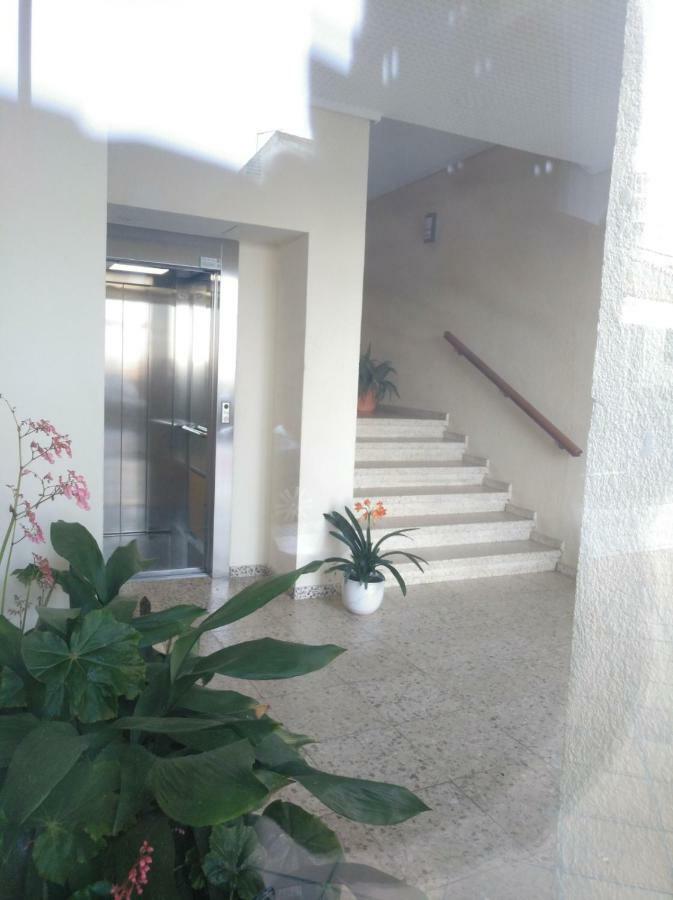 Apartamentos Poniente ビラノーバ・デ・アロウサ エクステリア 写真