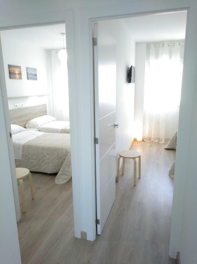 Apartamentos Poniente ビラノーバ・デ・アロウサ エクステリア 写真
