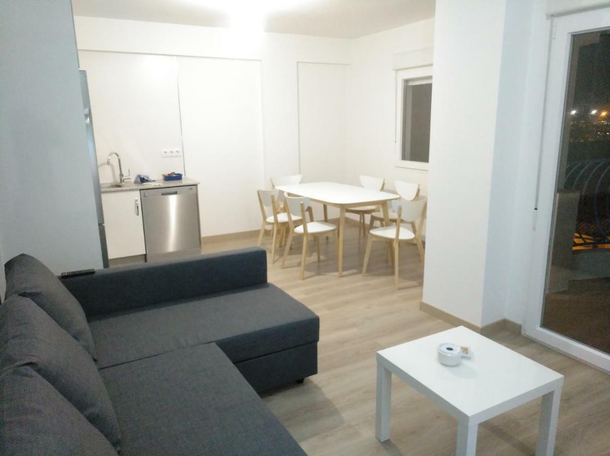 Apartamentos Poniente ビラノーバ・デ・アロウサ エクステリア 写真