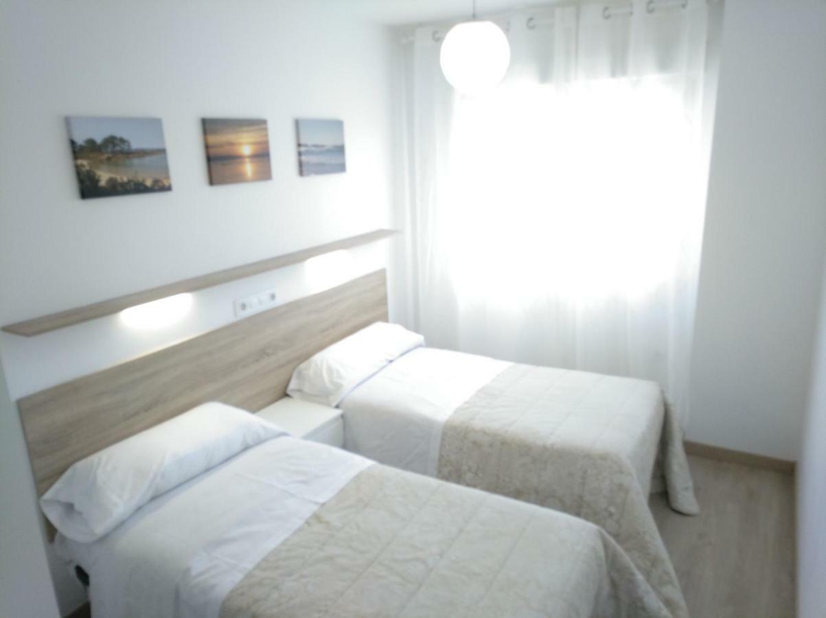 Apartamentos Poniente ビラノーバ・デ・アロウサ エクステリア 写真