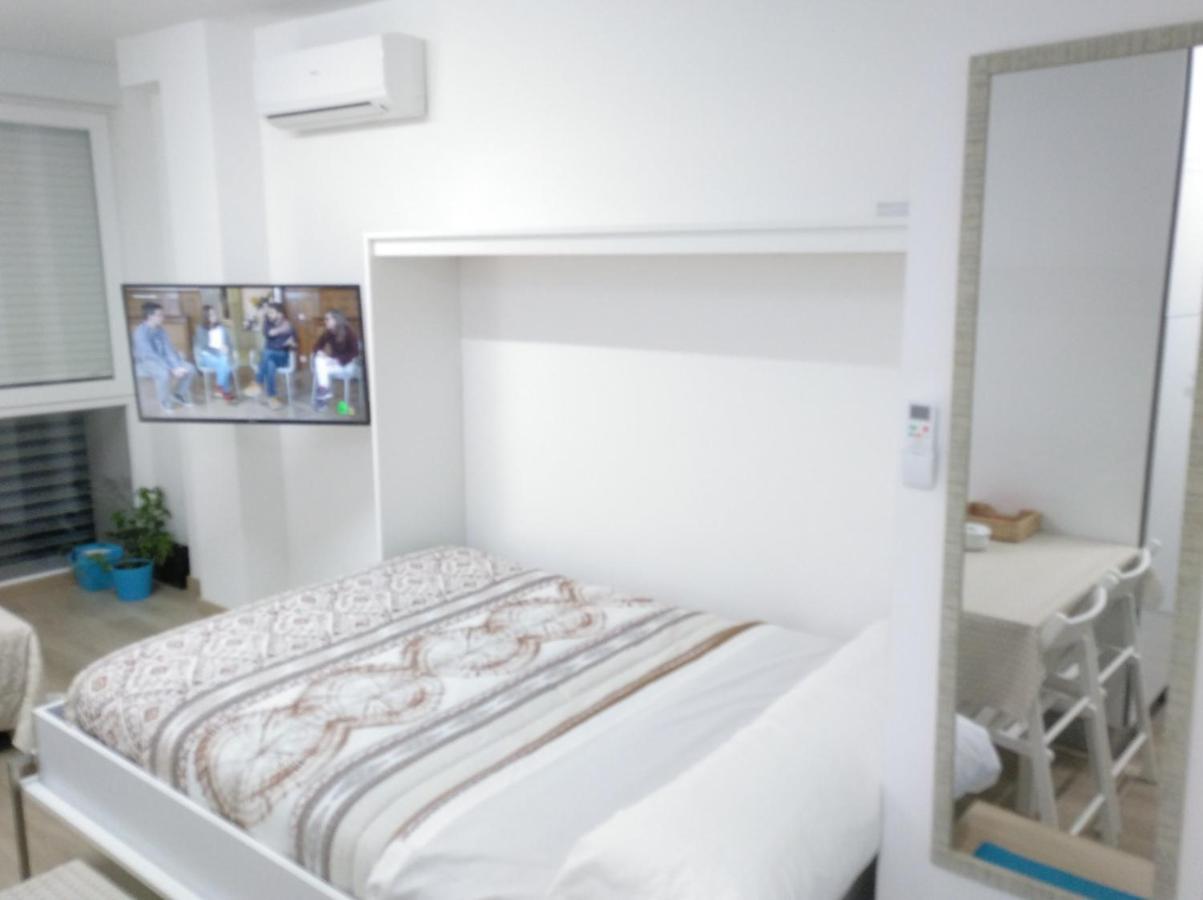 Apartamentos Poniente ビラノーバ・デ・アロウサ エクステリア 写真