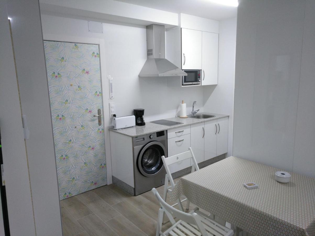 Apartamentos Poniente ビラノーバ・デ・アロウサ エクステリア 写真