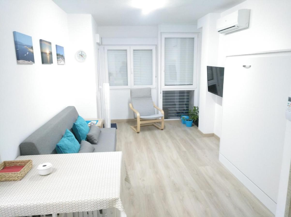 Apartamentos Poniente ビラノーバ・デ・アロウサ エクステリア 写真